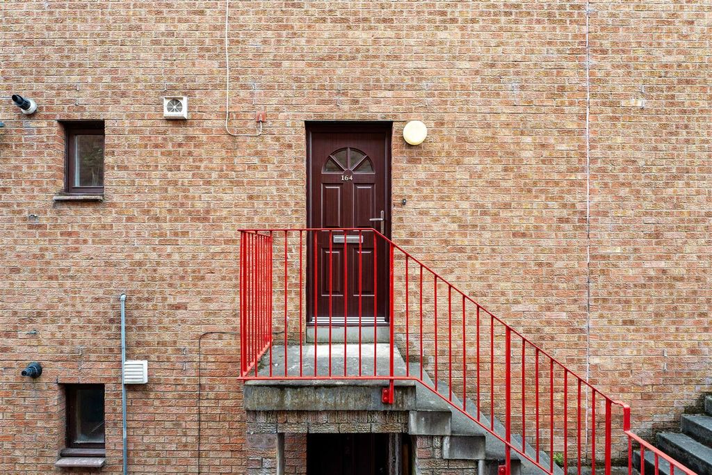 Property photo 3 of 15 164Jerviston-13.Jpg