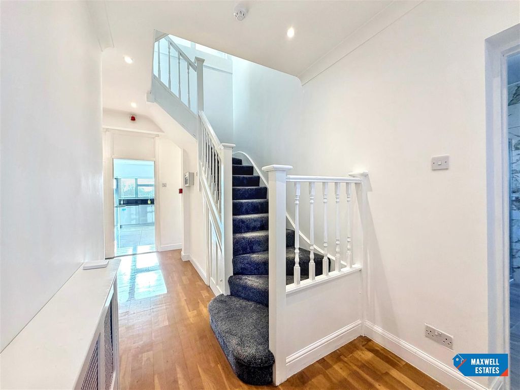 Property photo 2 of 28 Whitchurch 15.Jpg