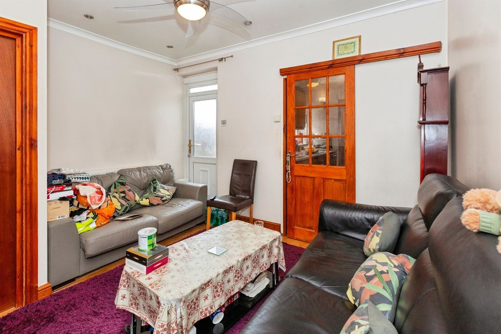 Property photo 2 of 17