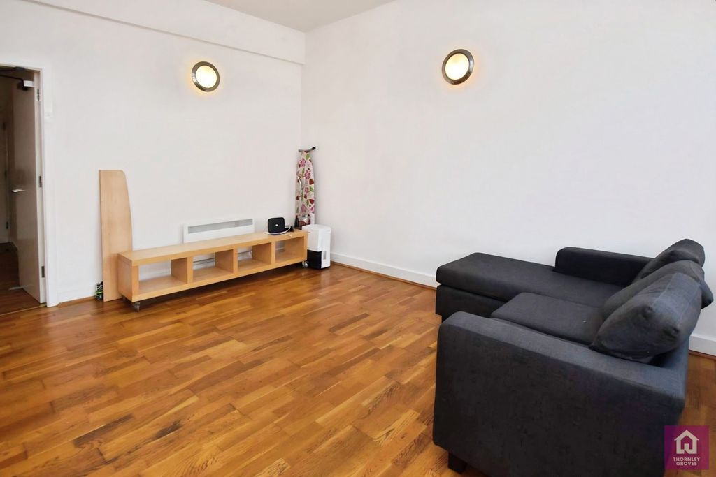 Property photo 2 of 16 Pbox-Img.Jpg