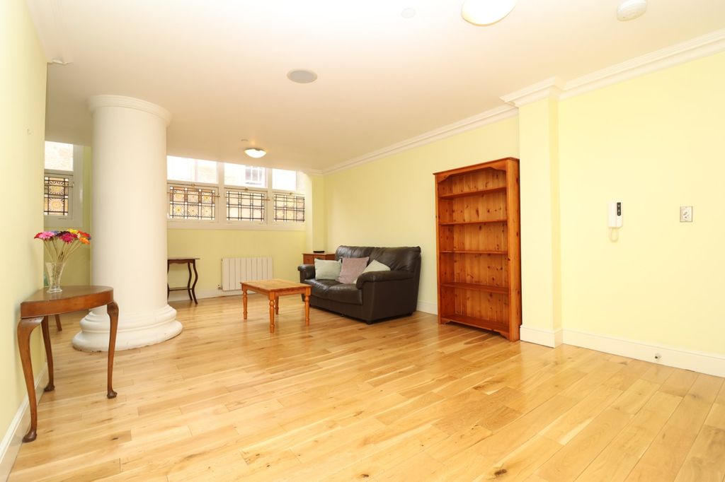 Property photo 2 of 18 Picture No. 01