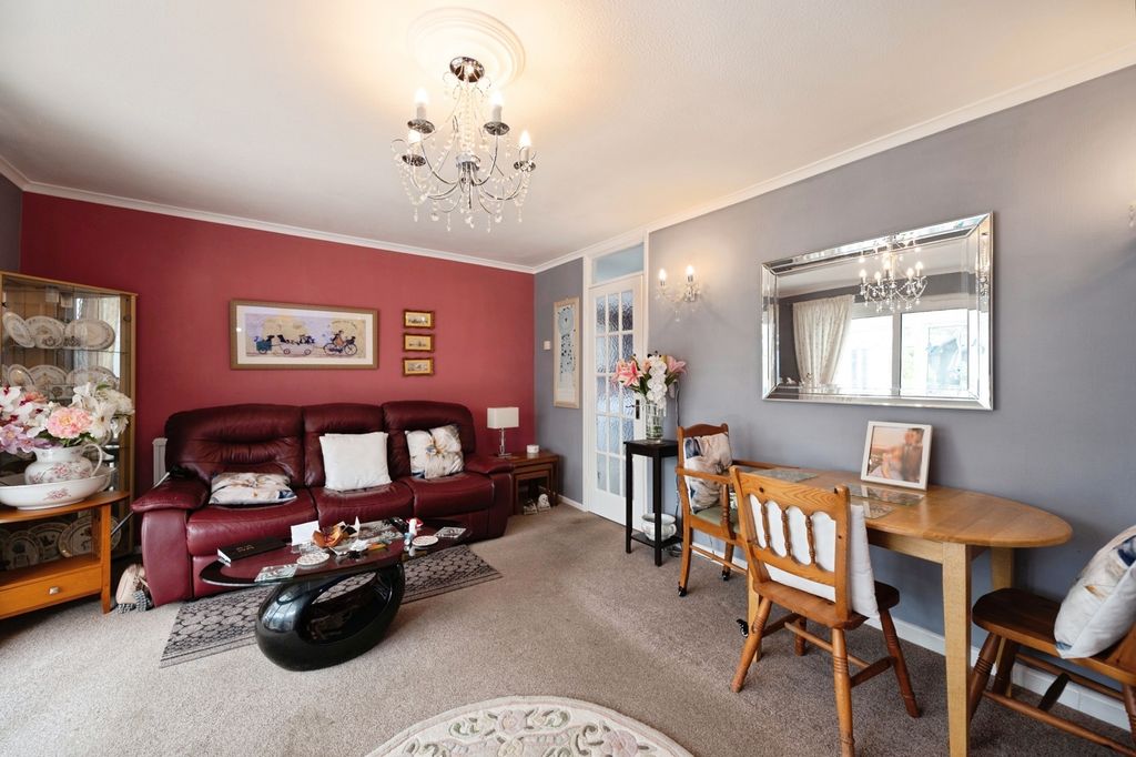 Property photo 3 of 17 Photo