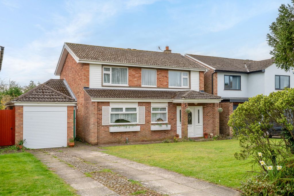 Property photo 1 of 16 Front (Exterior)