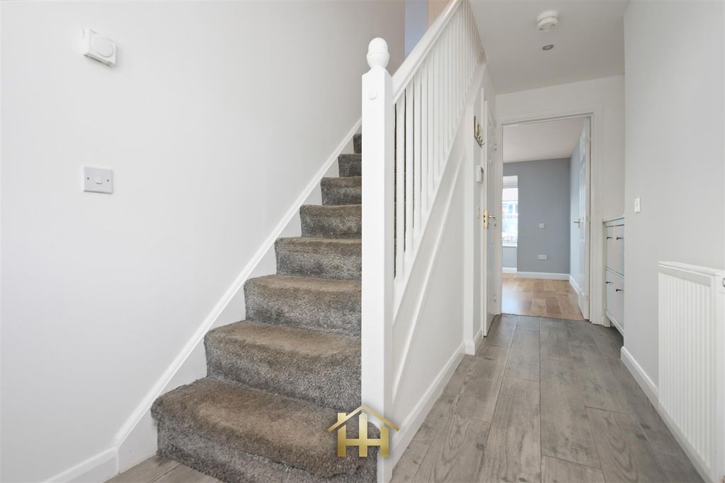 Property photo 3 of 42 8Troonpl-0005.Jpg