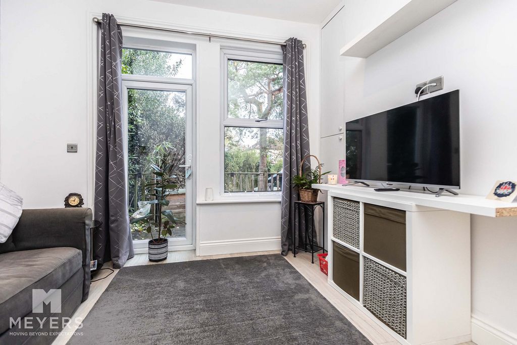 Property photo 3 of 16