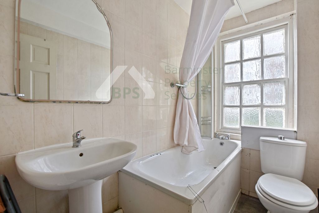 Property photo 2 of 9 Gallery