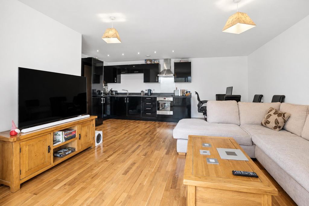Property photo 2 of 11