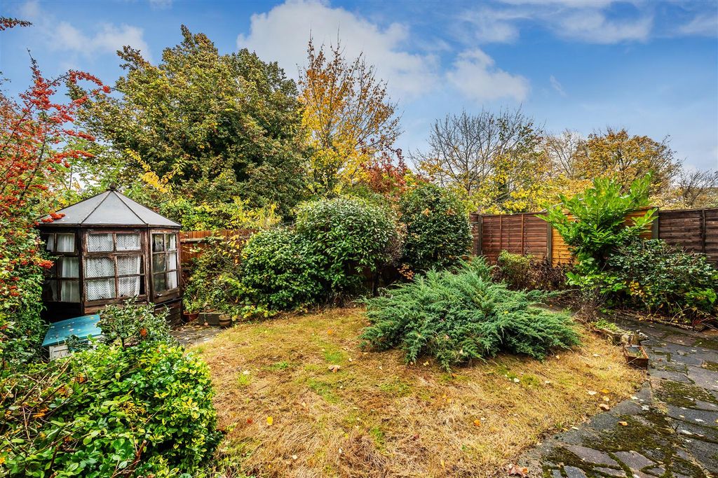 Property photo 2 of 19 21-Moat-Court-15.Jpg