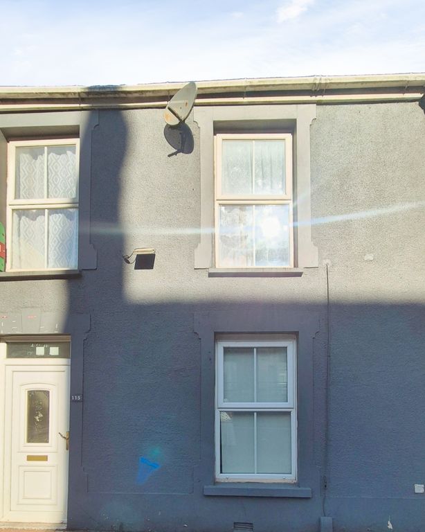 Property photo 1 of 8 Front