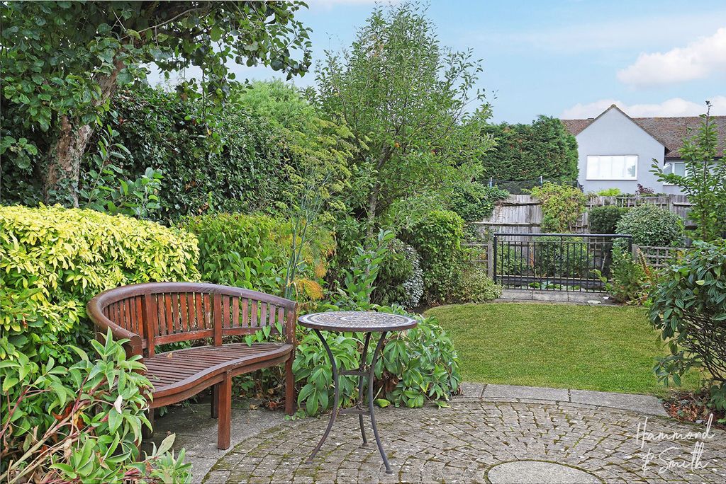 Additional image 8 of 1 bed flat for saleHigh Street, Epping CM16