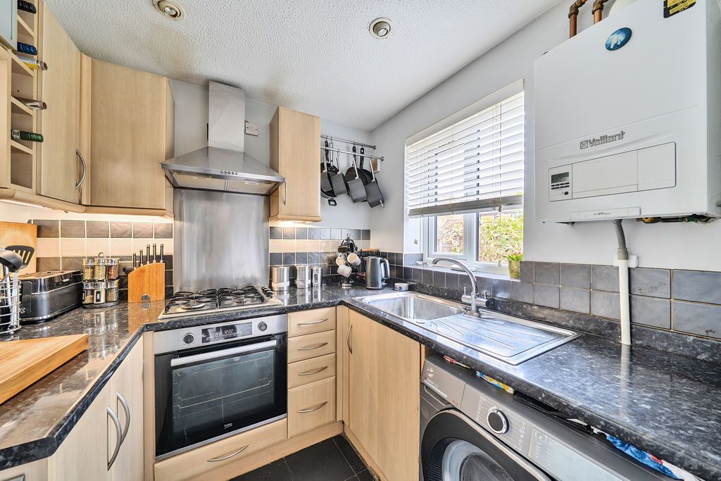 Property photo 2 of 17 Kitchen