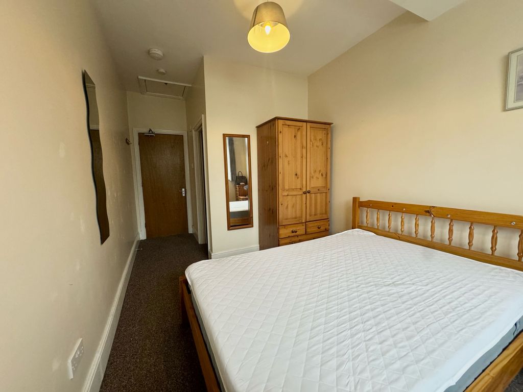 Property photo 3 of 9 Furnished Room With En Suite