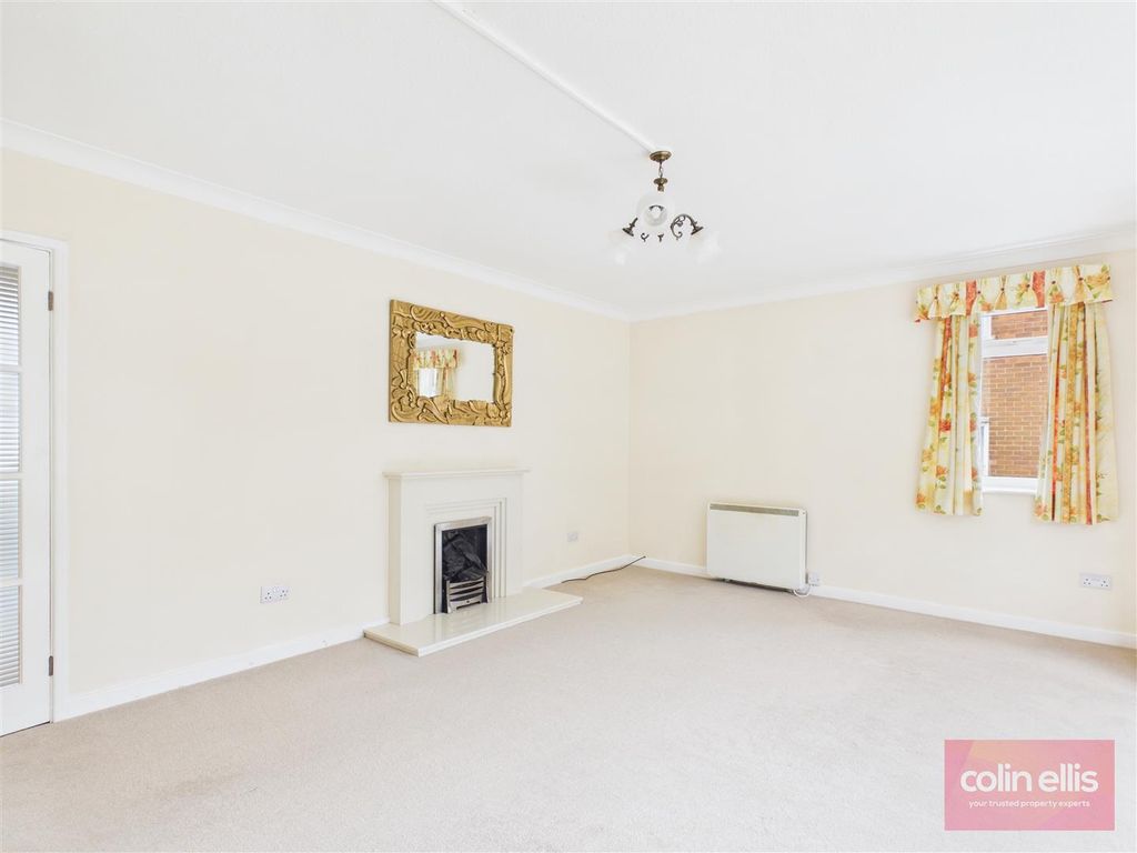 Property photo 3 of 12 Cam05075G0-Pr0320-Still005.Jpg