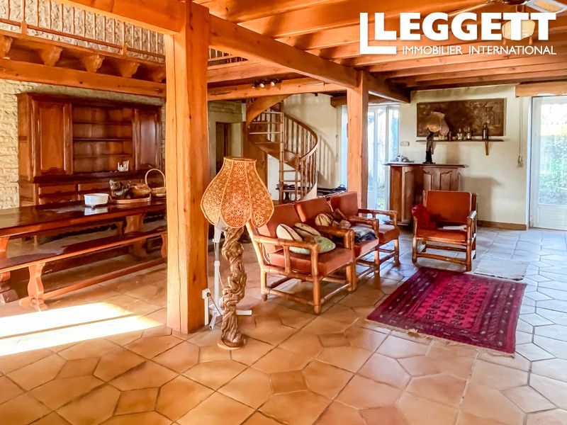 Property photo 3 of 10