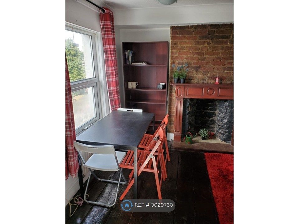 Property photo 2 of 18 Lounge