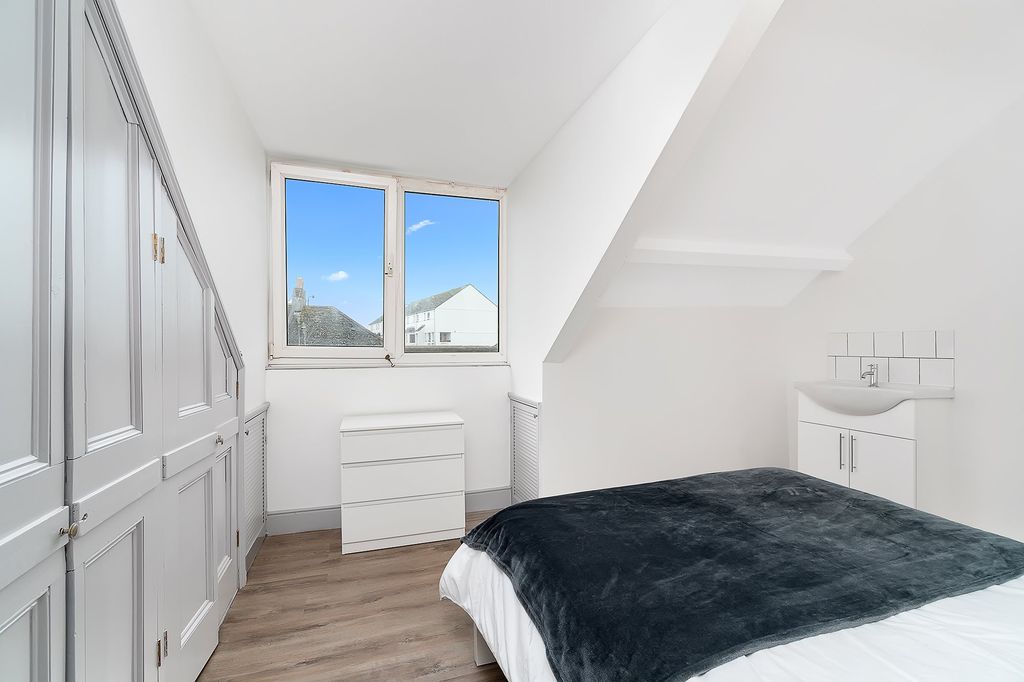 Property photo 1 of 7 Rm 7 (3)