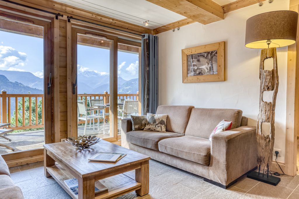 Property photo 2 of 12 Crest Voland Apartme