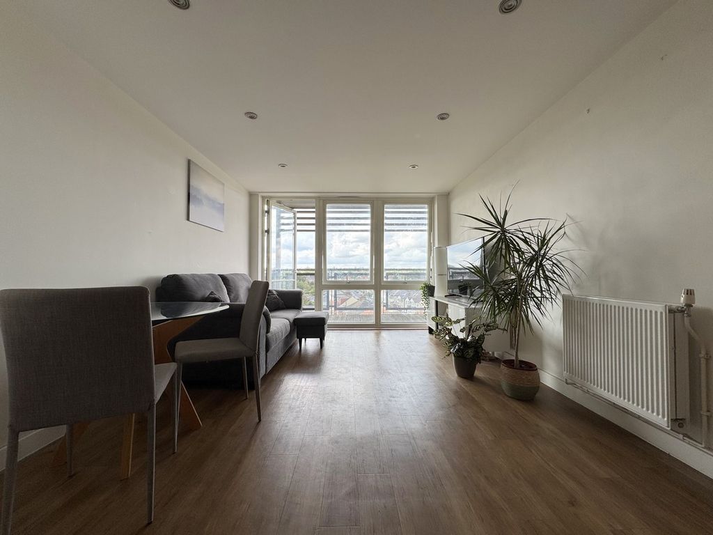Property photo 2 of 11