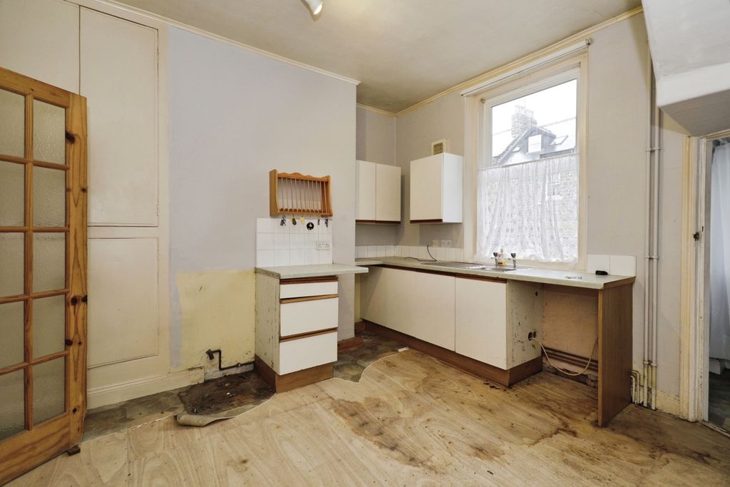 Property photo 3 of 19 Pbox-Img.Jpg