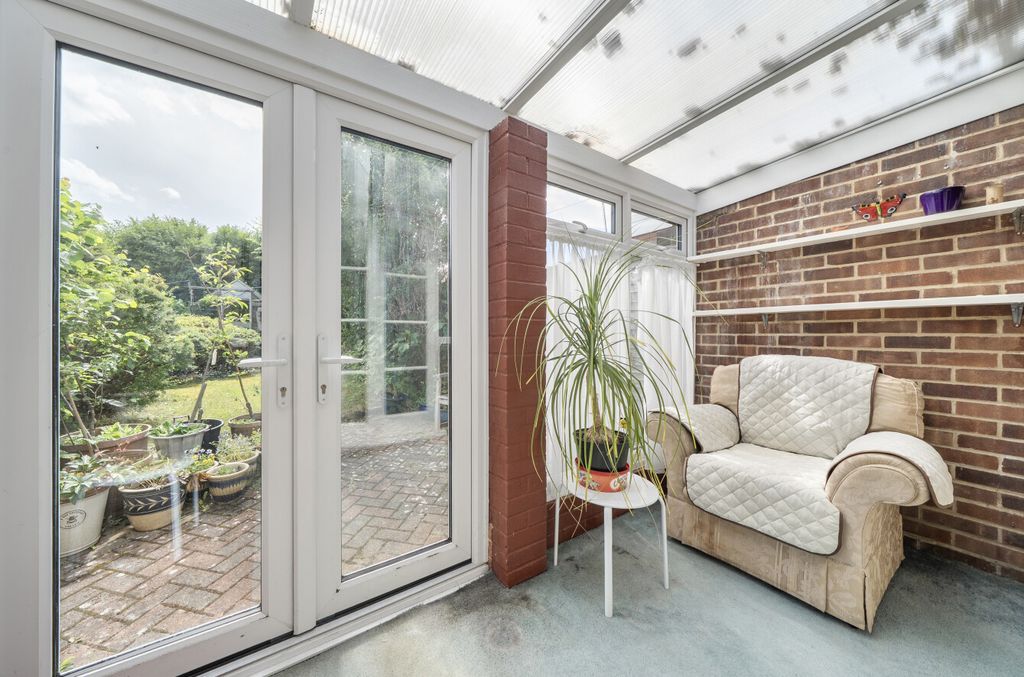 Property photo 3 of 14 1472213-12-6A2826...