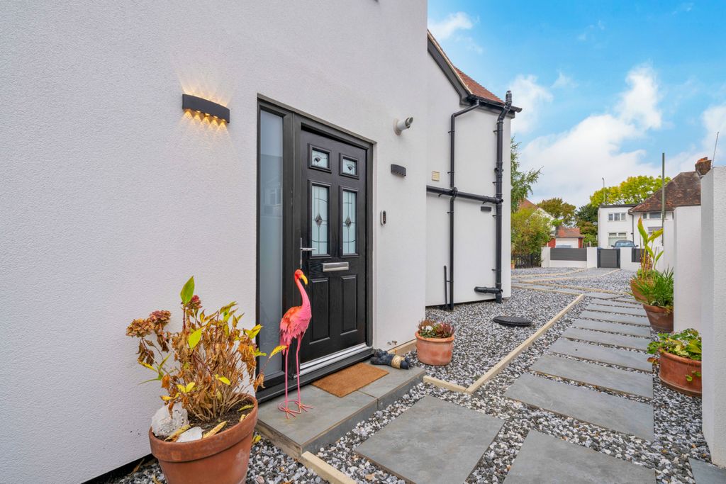 Property photo 2 of 22 Picture No. 35