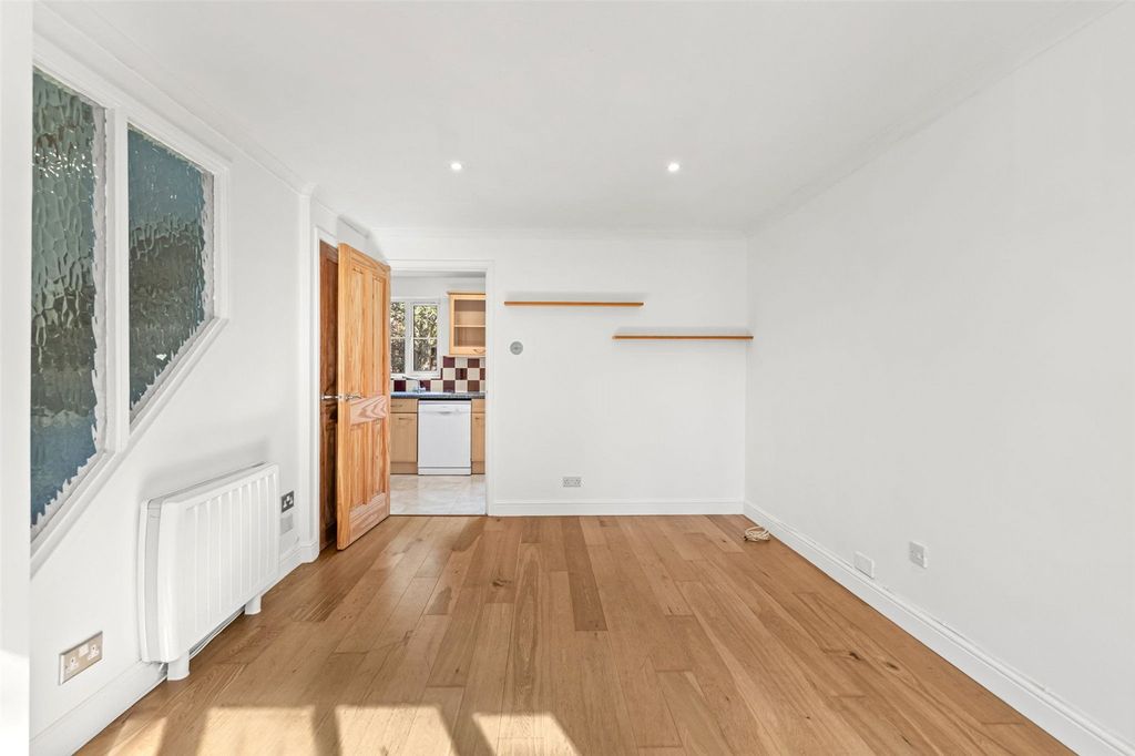 Property photo 3 of 10 Picture No. 06
