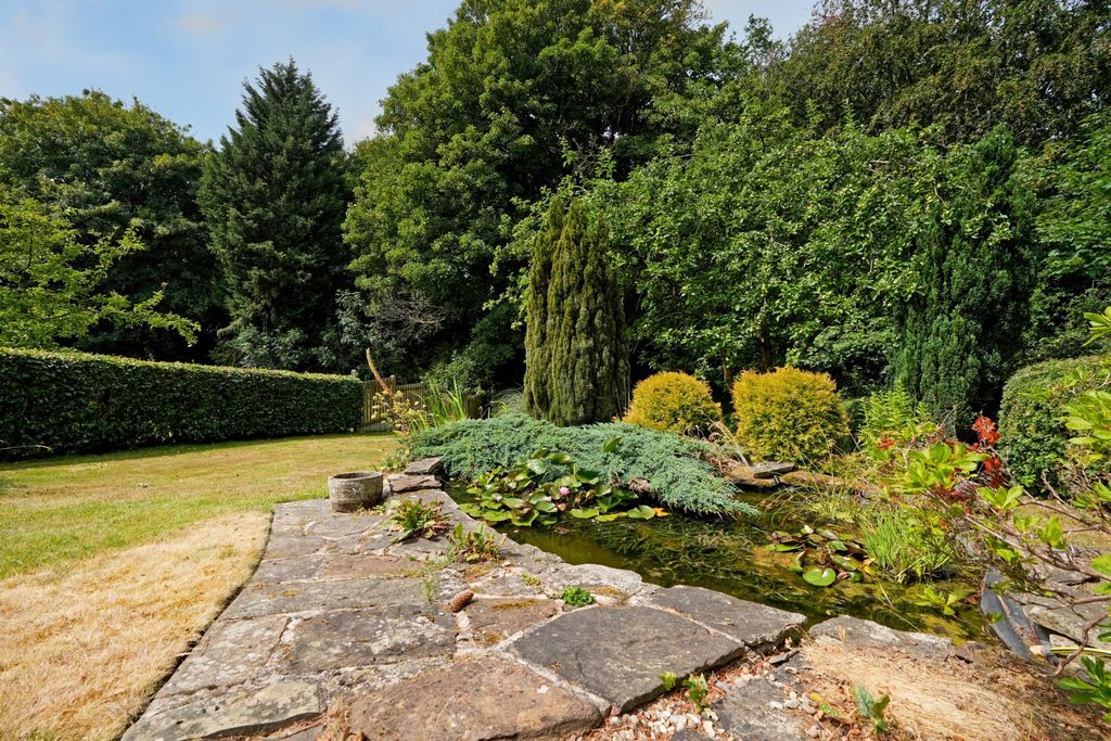 Property photo 3 of 29 Woodland View