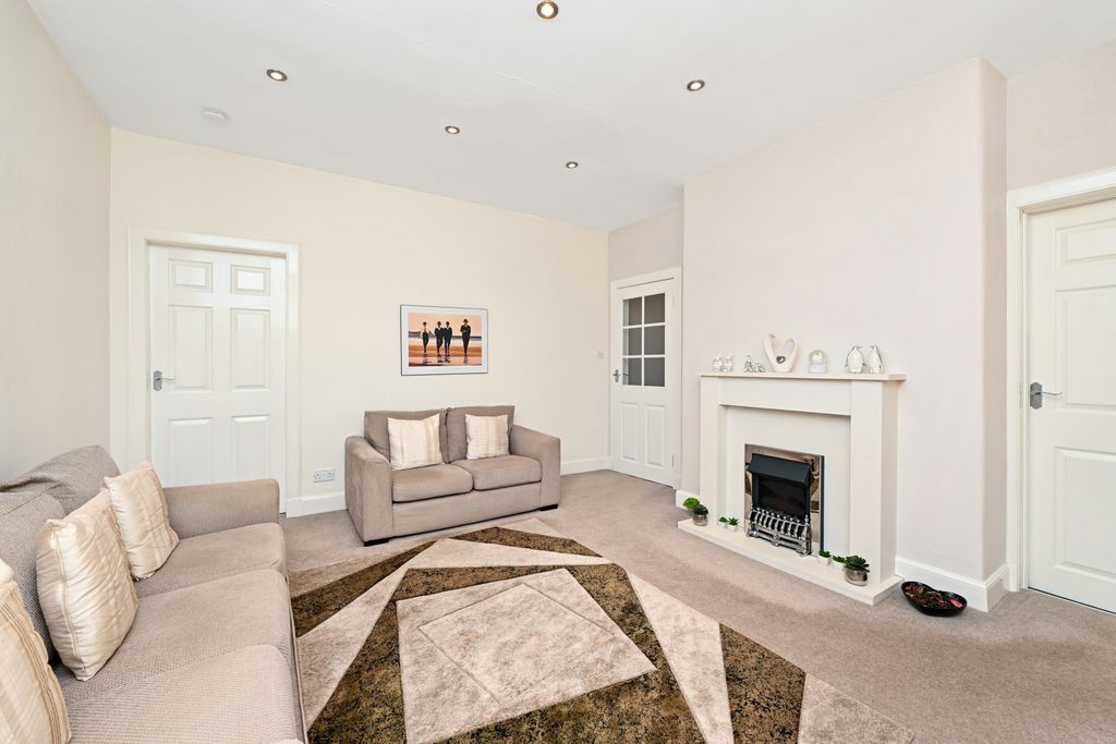 Property photo 3 of 18 Property Image 3