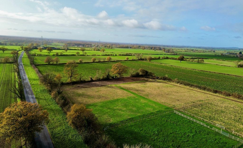 Property photo 2 of 8 Photo 2