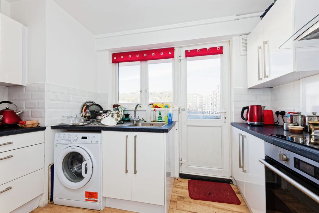 Property photo 2 of 15 Kitchen