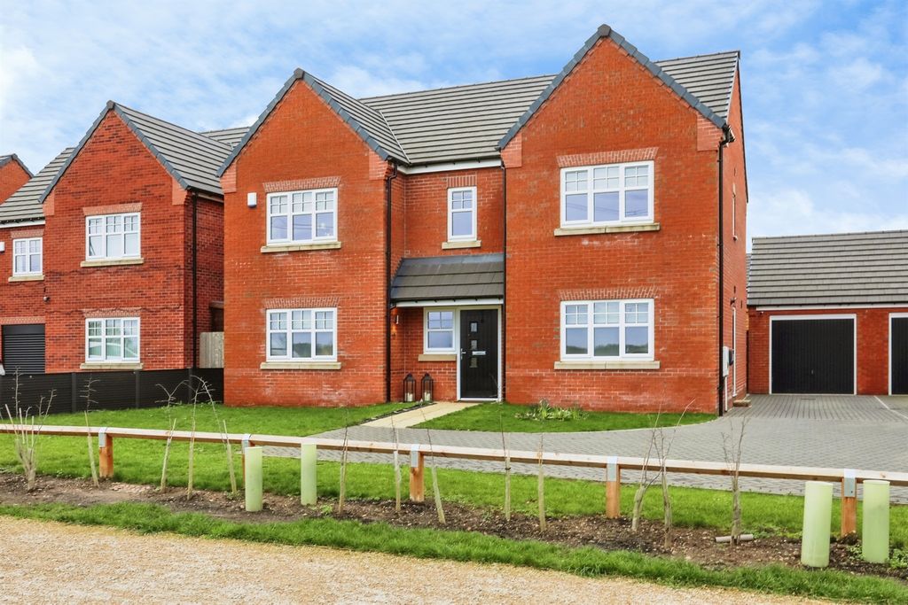 Property photo 1 of 21