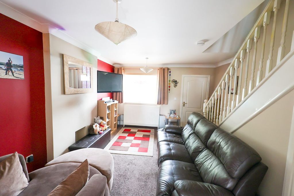 Property photo 3 of 12