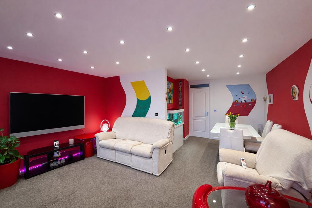 Property photo 2 of 15 14.Png