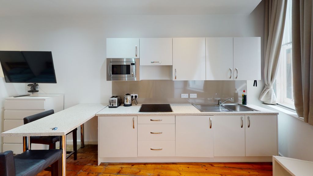 Property photo 2 of 4 Kitchen