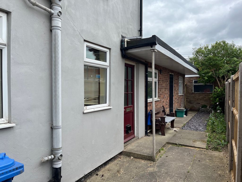 Property photo 1 of 6 Exterior