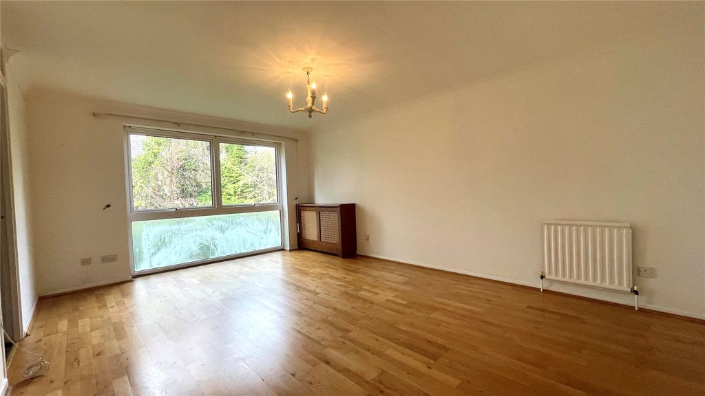 Property photo 2 of 7 Living Room