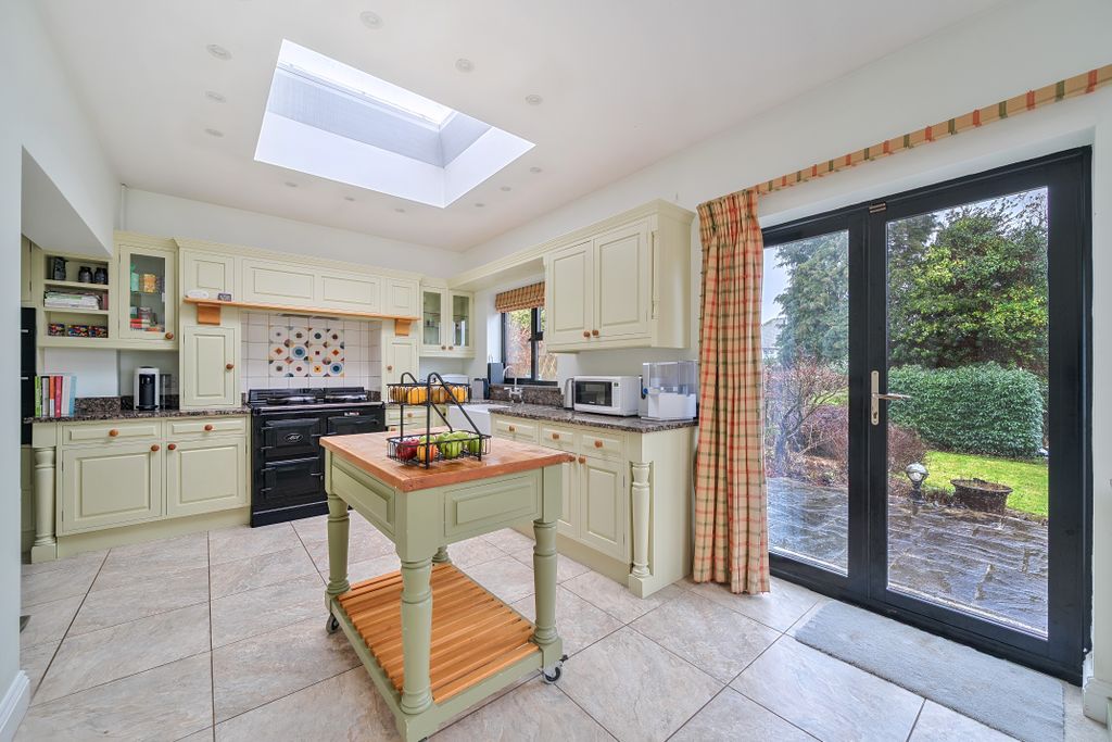 Property photo 2 of 13