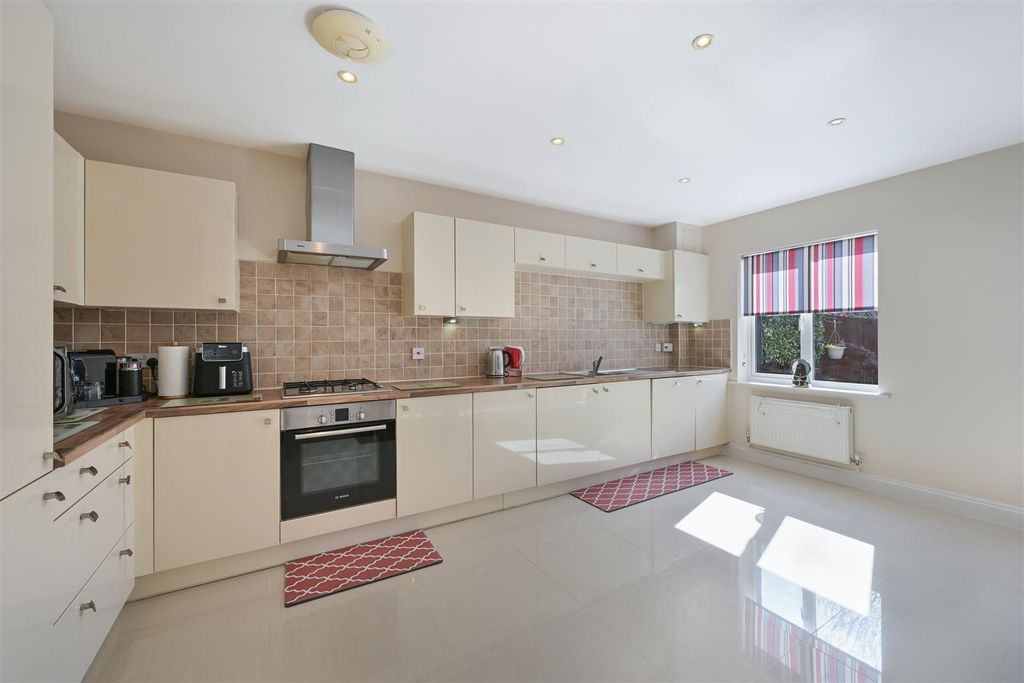 Property photo 3 of 19 Birch Close (4).Jpg