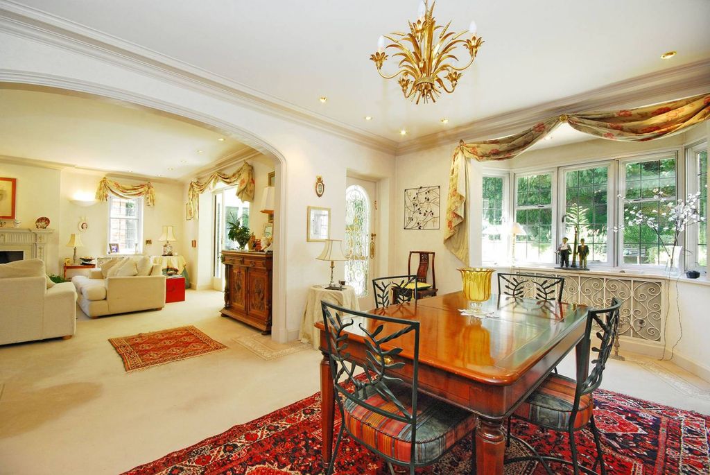 Property photo 2 of 11