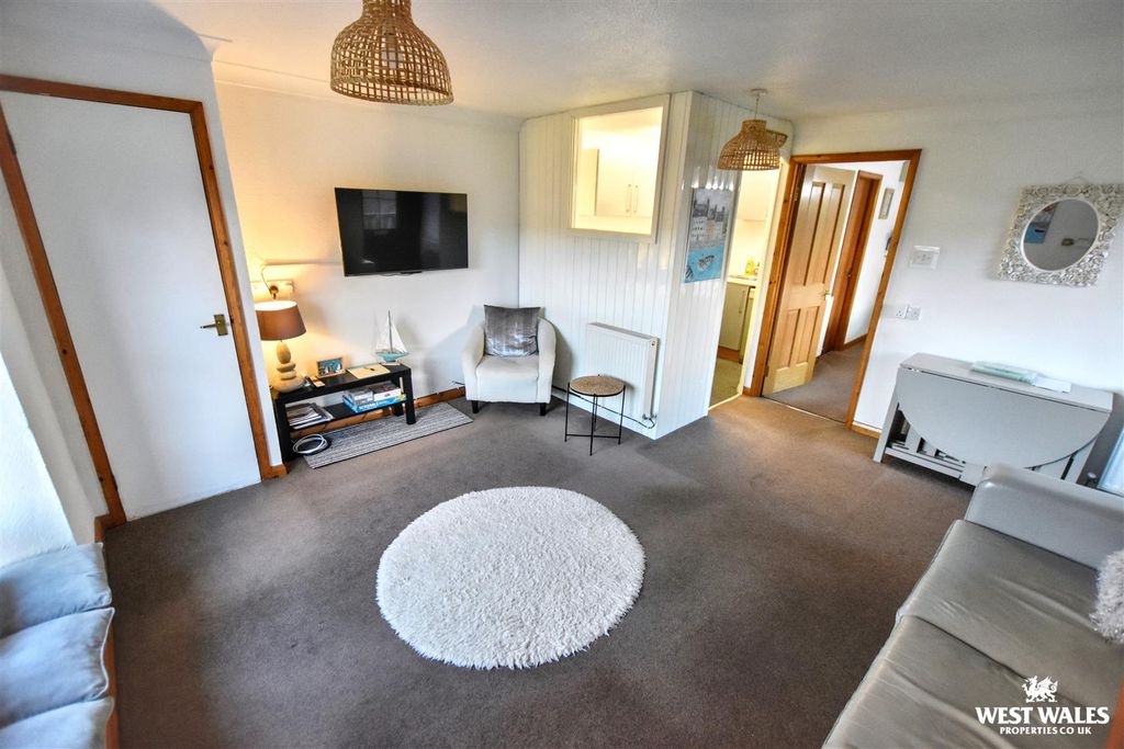 Additional image 6 of 3 bed flat for saleEnfield Road, Broad Haven, Haverfordwest SA62