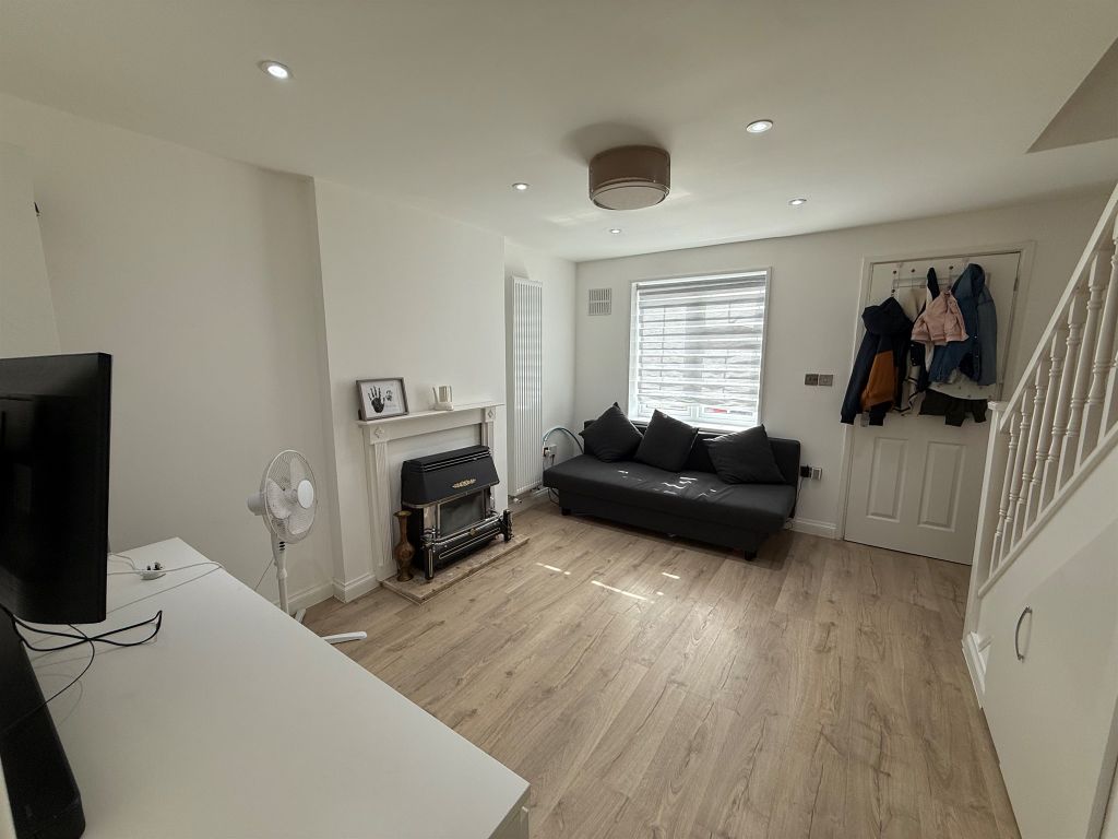 Property photo 3 of 32