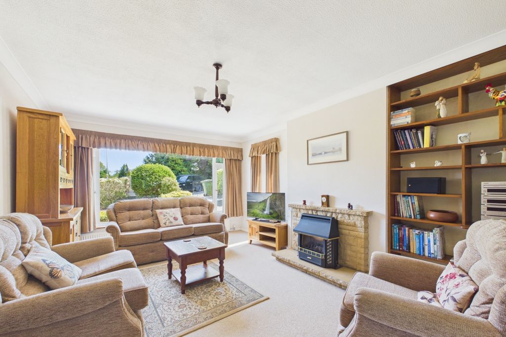 Property photo 2 of 18 Picture No. 21