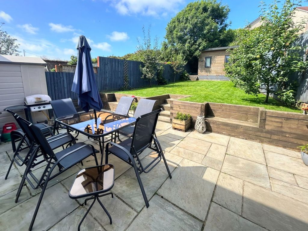 Property photo 2 of 34