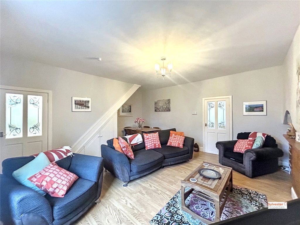 Property photo 3 of 15 Picture No. 10