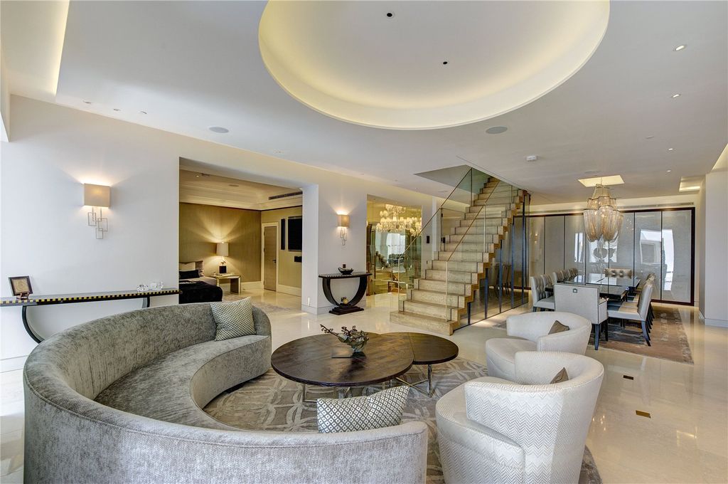 Property photo 1 of 24 Reception
