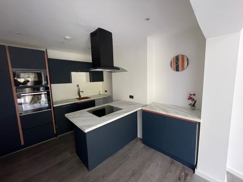 Property photo 1 of 14 Kitchen