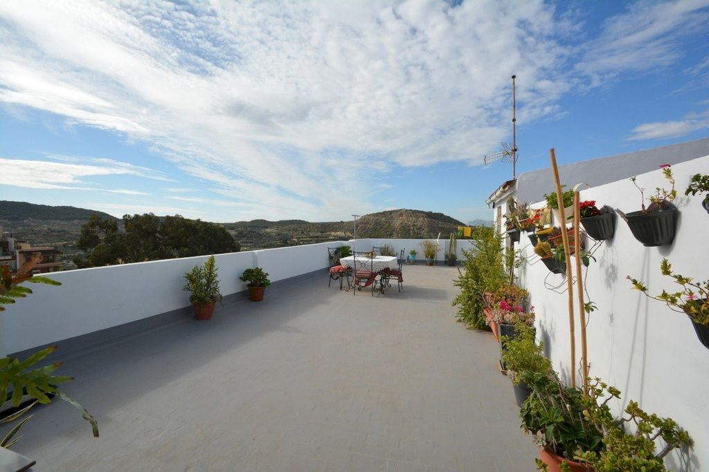 Property photo 1 of 32