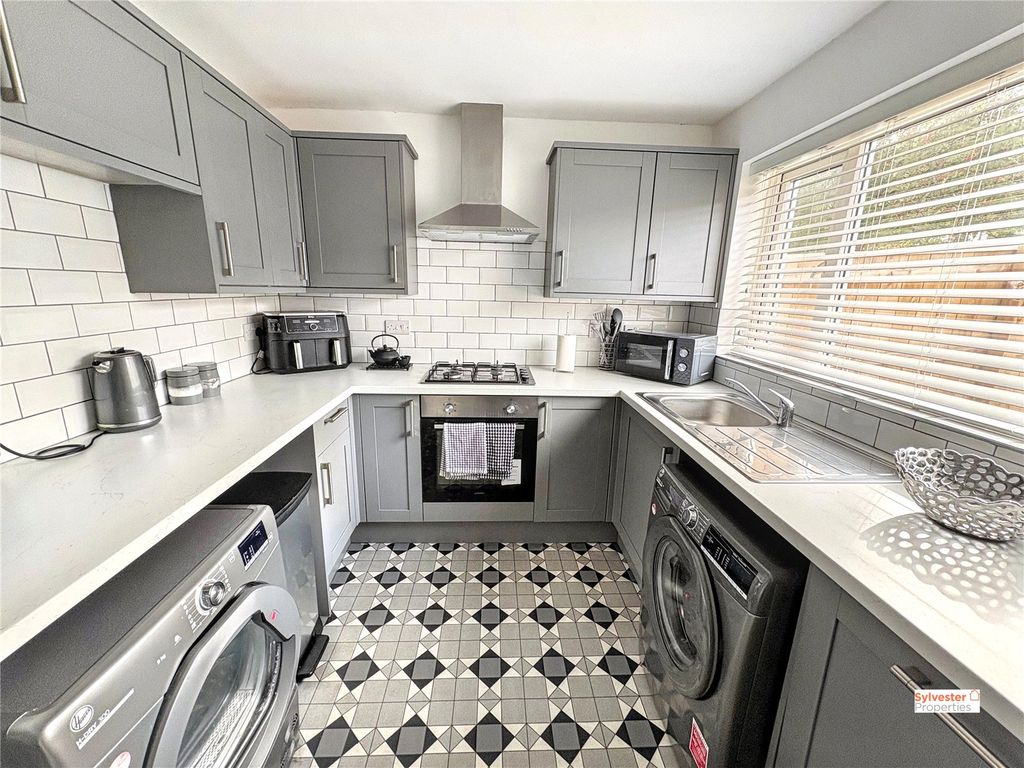 Property photo 3 of 24 Picture No. 12