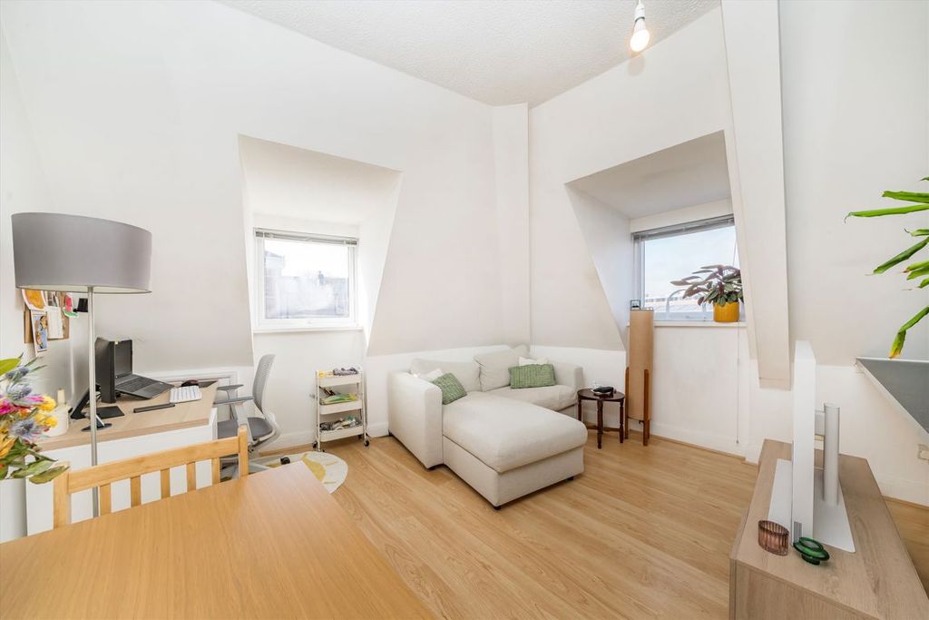 Property photo 2 of 5