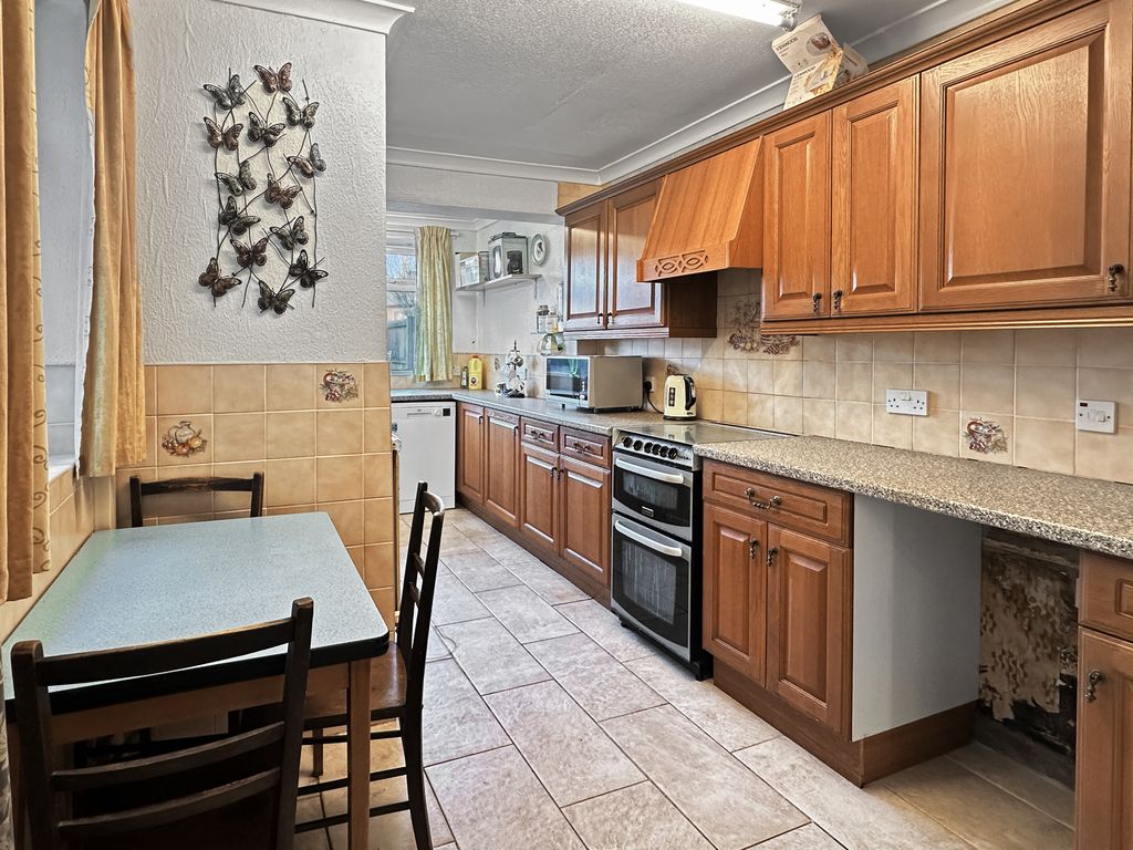 Property photo 2 of 18 Img171